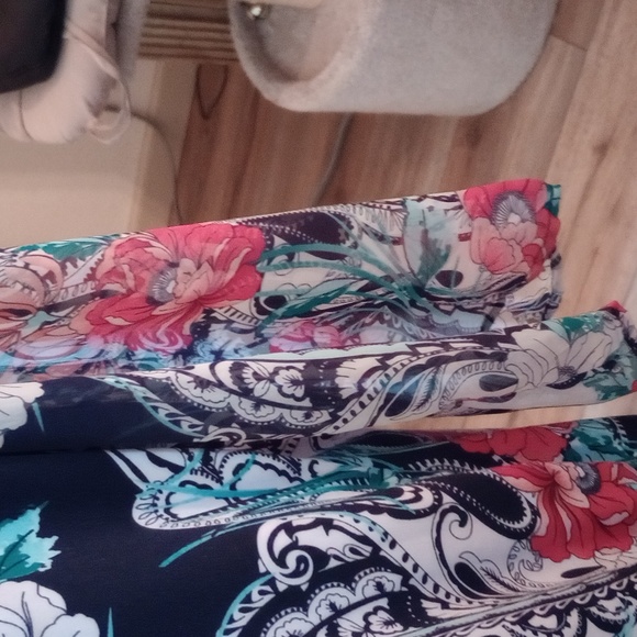 JM Collection Tunic - Picture 3 of 4